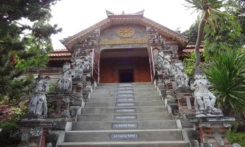 Banjar Buddhist Temple